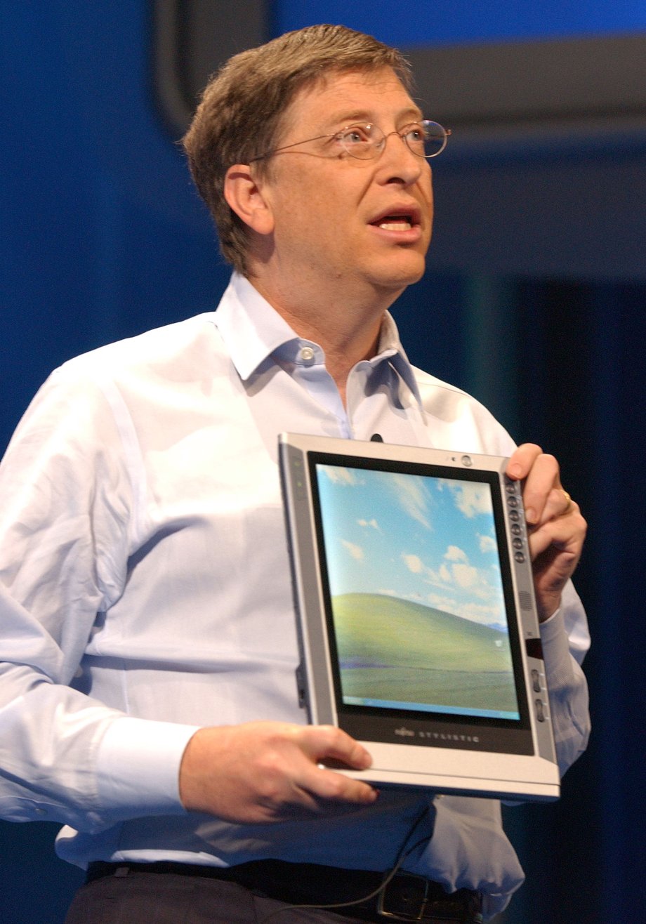 Bill Gates w trakcie prezentacji Tablet PC, 2002 r.