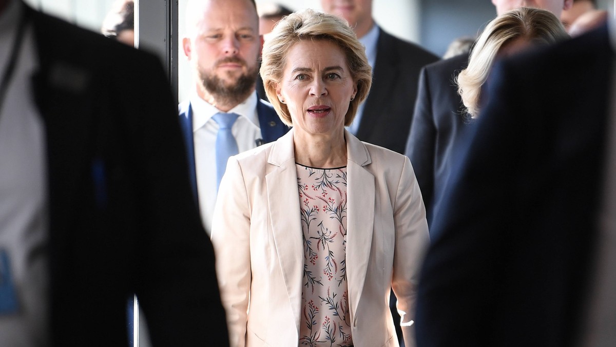 Nowa Komisja Europejska pod przewodnictwem Ursuli von der Leyen rozpocznie pracę prawdopodobnie 1 grudnia, a więc z miesięcznym opóźnieniem. Taką hipotezę potwierdził w sobotę przebywający we Włoszech szef Parlamentu Europejskiego David Sassoli.