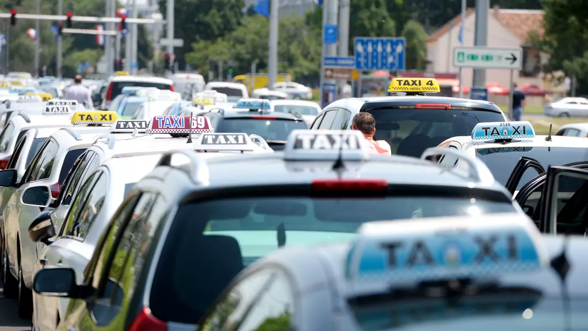 Demonstracja taksówkarzy przeciw Uberowi 