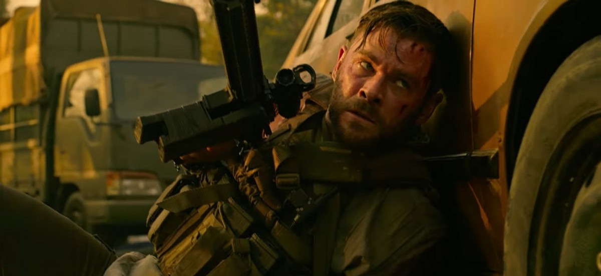 Kadr z filmu "Tyler Rake: Ocalenie"