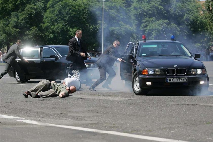 Kto czyha na życie ministrów Boniego i Kapicy?