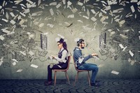 „Nigdy już nie będę ukrywać ile zarabiam”. Jawność płac się opłaca. Dlaczego pracodawcy tak bardzo się jej boją?