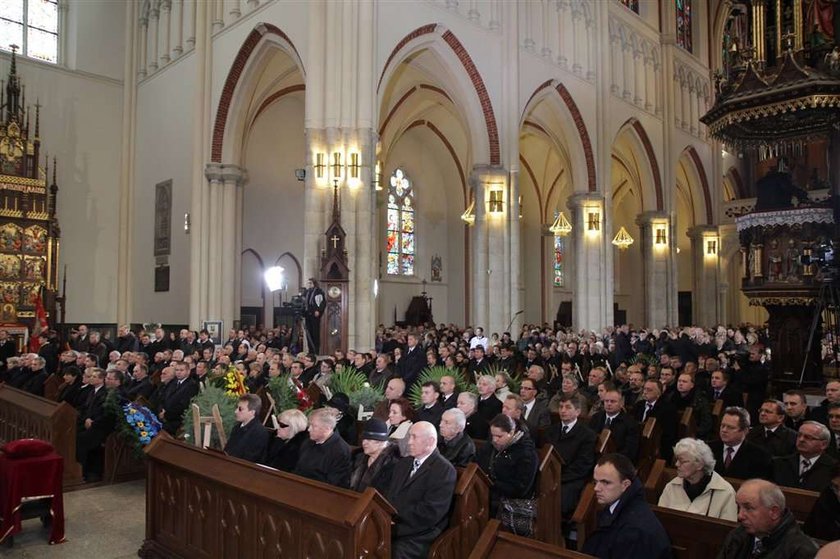 Politycy w żałobie. Zdjęcia z pogrzebu Marka Rosiaka