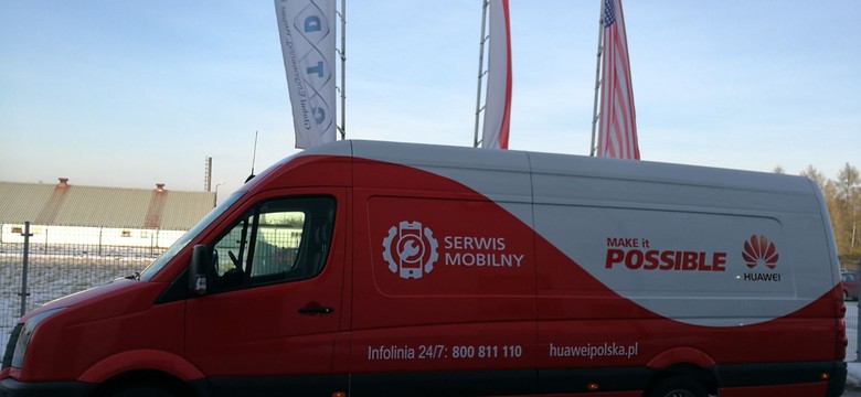 Mobilna pomoc Huawei przyjedzie naprawić twój telefon. Ale nie za darmo