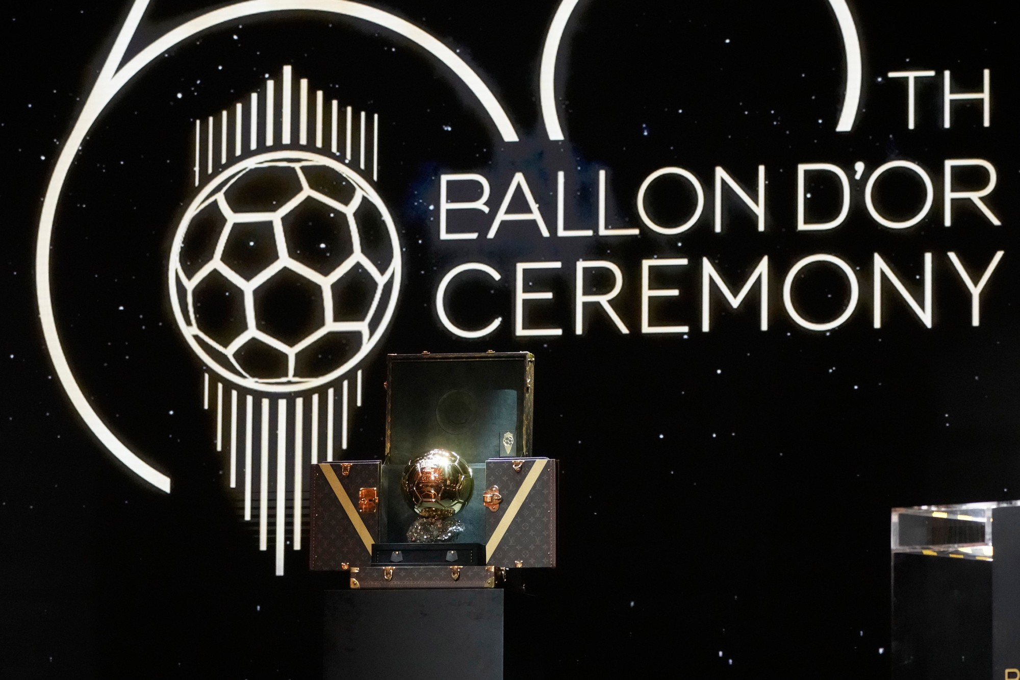 Snímka z 68. slávnostného odovzdávania cien Ballon d'Or (Zlatá lopta) v Paríži.
