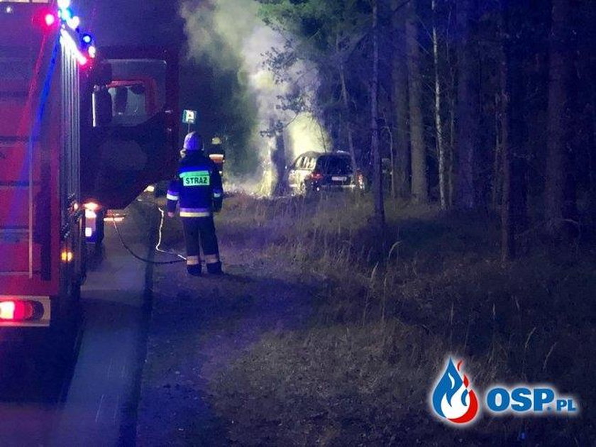 Przerażający wpadek mercedesa. Auto zapaliło się jak pochodnia