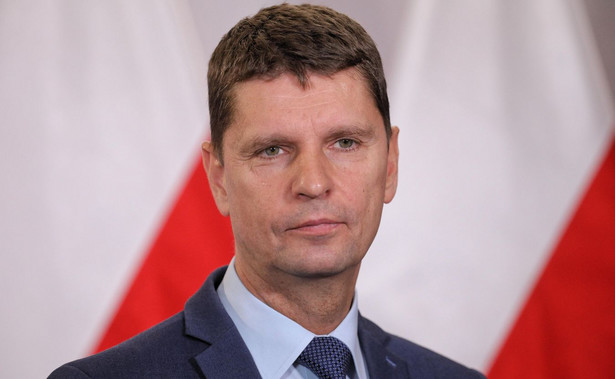 Warszawa, 01.06.2020. Minister edukacji Dariusz Piontkowski podczas konferencji prasowej nt. organizacji roku szkolnego 2019/2020 do wakacji oraz letniego wypoczynku, 1 bm. w MEN w Warszawie. (ps/awol) PAP/Paweł Supernak