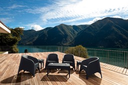 Design w ogrodzie i na tarasie – klasyka czy nowoczesność?