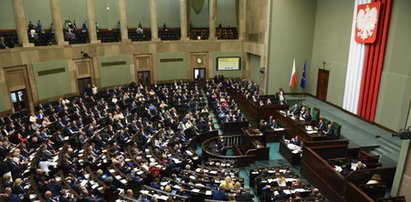 Posłowie znowu sobie odpoczną. Prawie miesiąc wolnego