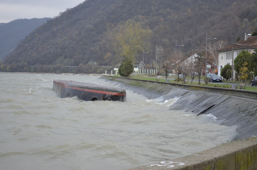 Bod potonuo, posada spasena