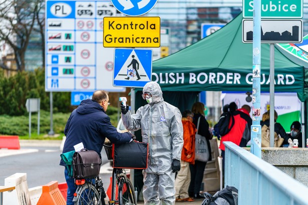 Czerwone i żółte strefy w Polsce. GIS: Sanepid kontroluje przestrzeganie przepisów