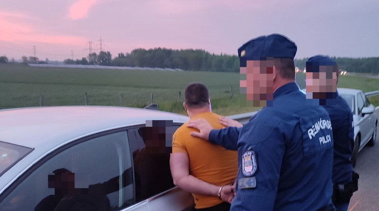 Hat embert akart Ausztriába csempészni egy román férfi - nagy erőkkel csaptak le rá a rendőrök /Fotó: police.hu