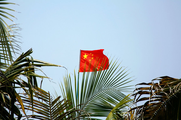 Kina uzvraća udarac: Američkim kompanijama zabranjuje trgovinu u zemlji