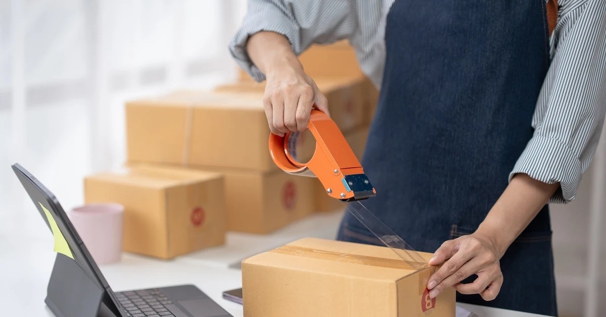 To już koniec taniego, zakupowego eldorado z Temu, Shein czy Aliexpress. Unia bierze się za chińskie paczki