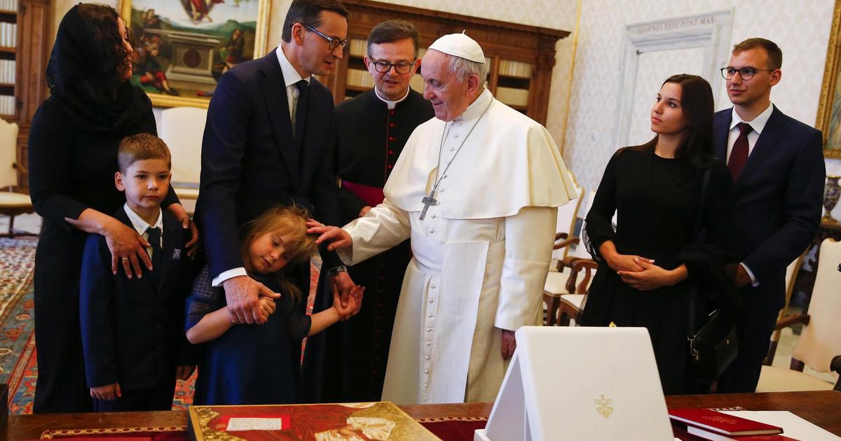 Mateusz Morawiecki z rodziną u papieża. Franciszek przyjął ...