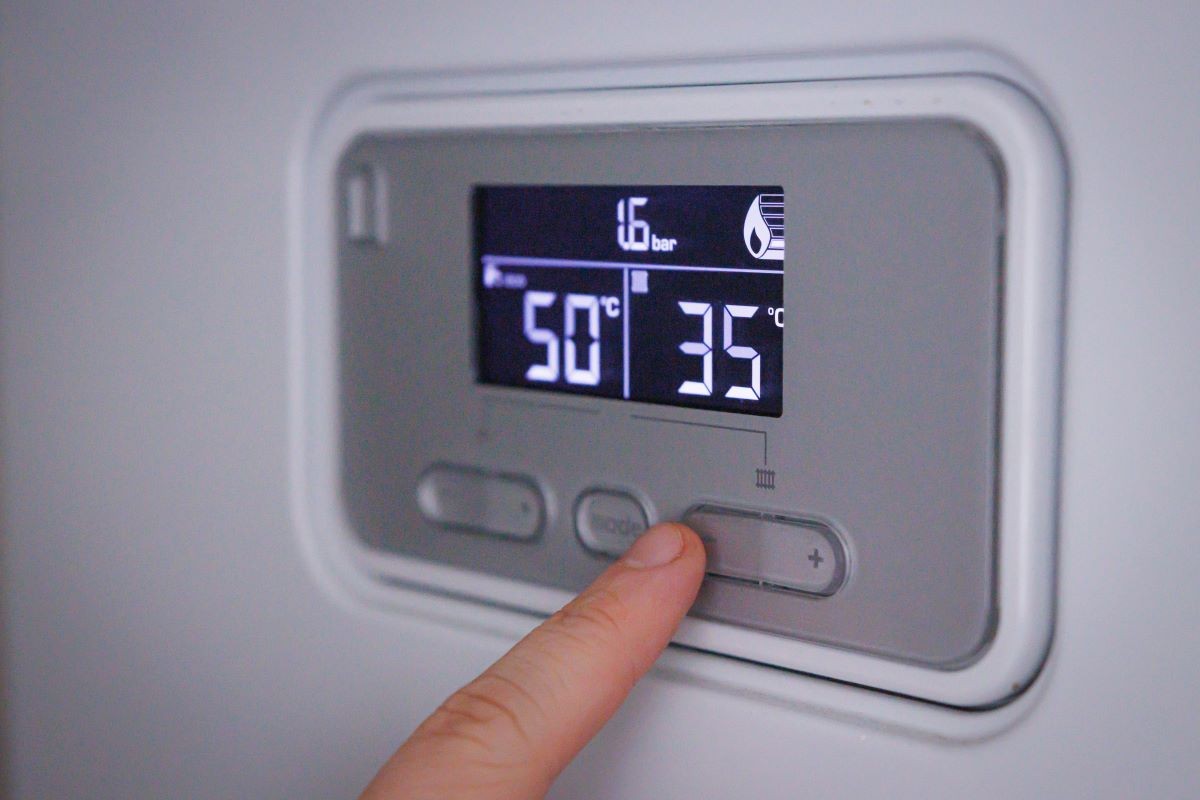 Wyświetlacz, panel sterowania na kotle elektrycznym