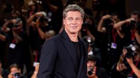 Friss fotók bizonyítják: Brad Pitt soha, egyetlen barátnője mellett sem nézett ki még ennyire jól!