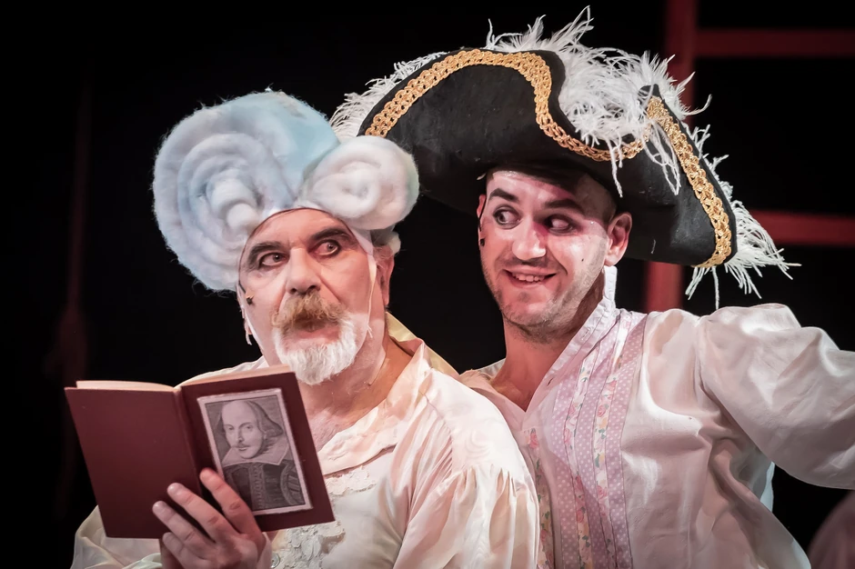 Scena iz predstave ''Til Ojlenšpigel'' Novosadskog pozorišta