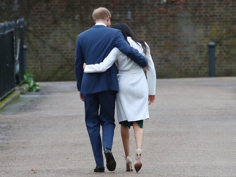 ... Podsumowując, eksperci stwierdzili, że naturalna i uśmiechnięta Meghan "przysłuży się" spiętemu w obecności dziennikarzy księciu i będzie jego prawdziwą ozdobą, idealnym dopełnieniem. Też tak myślcie?