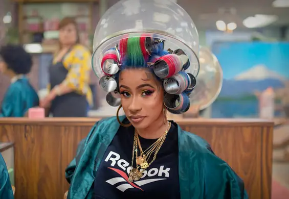 Cardi B pokazuje swoje najbardziej szalone na świecie paznokcie w kampanii Reeboka