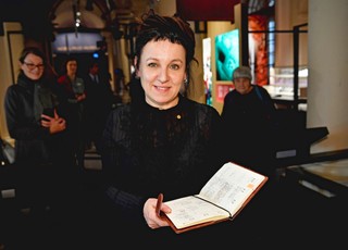 Olga Tokarczuk przekazała Muzeum Nagrody Nobla kalendarz z 2018 roku z osobistymi zapiskami