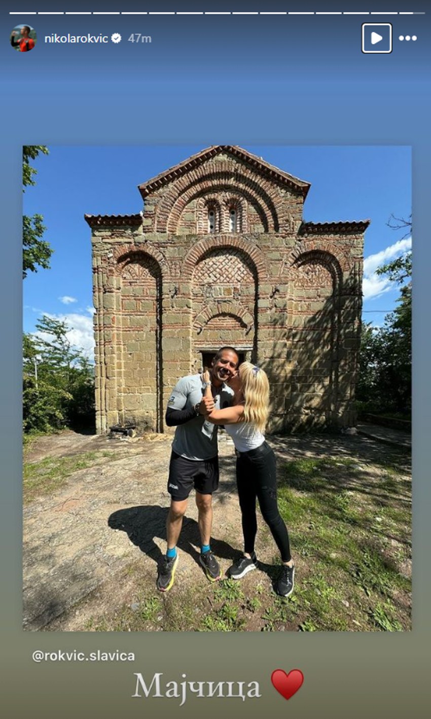 Nikola Rokvić sa majkom