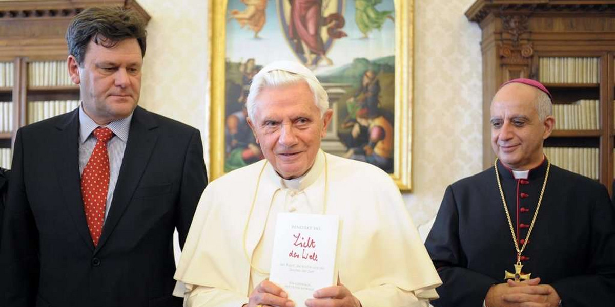 Papież: Zakochani księża powinni brać ślub