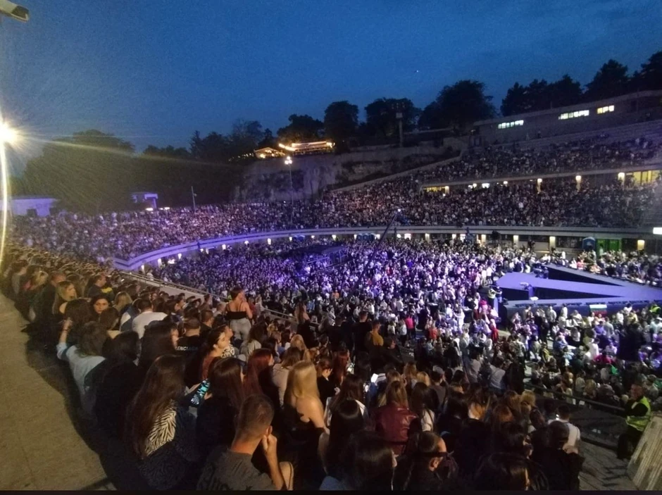 Publika na koncertu Tee Tairović