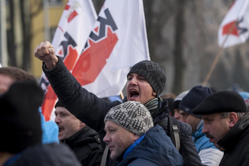 Pikieta górników z KWK Makoszowy pod SRK