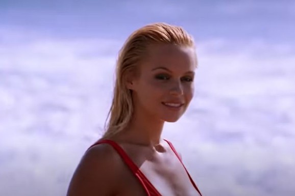 Objavljen tizer za nove "ČUVARE PLAŽE": PRVI POGLED na kultne crvene kupaće kostime (VIDEO)