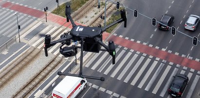 "Stopek" albo dron w służbie policji drogowej. Tak zacznie się rok szkolny w Łodzi i całym regionie, więc... Uważajcie przed szkołami i na przejściach dla pieszych