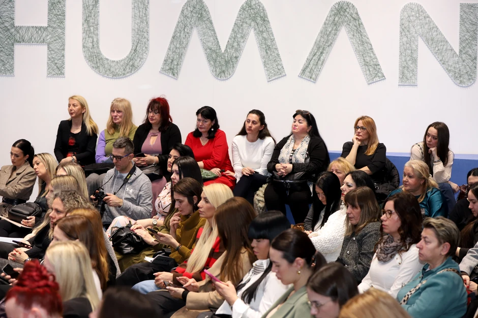 Nijedna mama nije sama