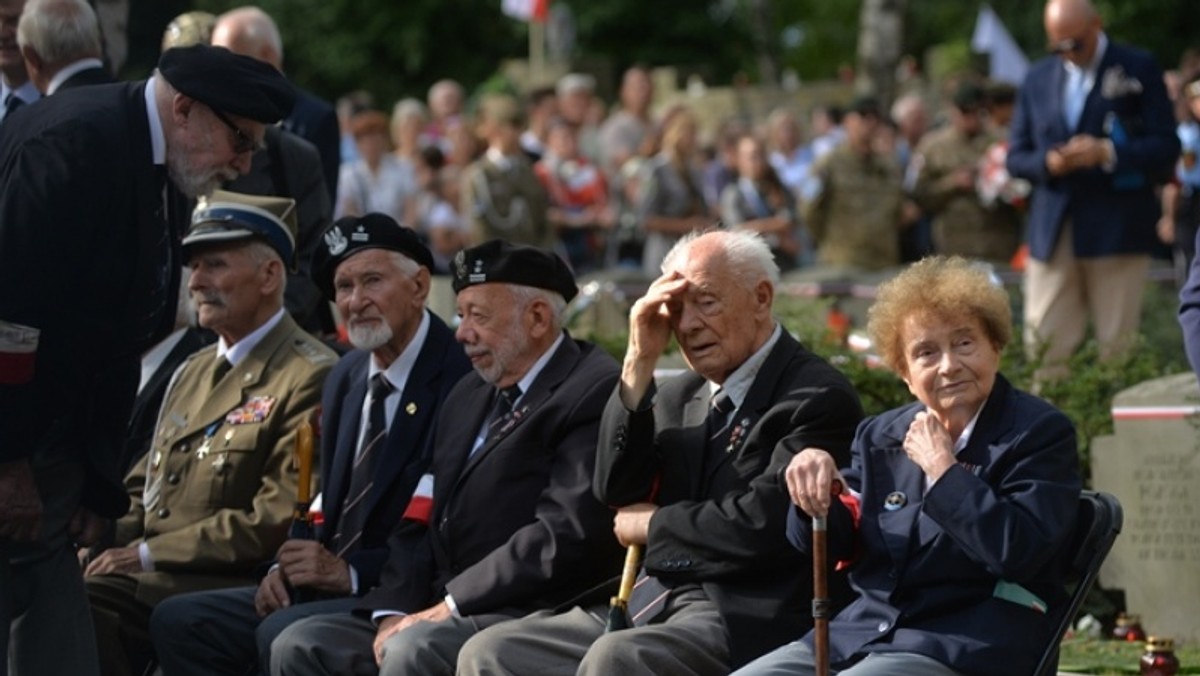 Będą zajęcia i warsztaty integracyjne, konsultacje medyczne, treningi pamięci, warsztaty plastyczne czy wspólne śpiewanie. Na stołecznej Woli powstanie dom dziennego wsparcia dla powstańców warszawskich. Miasto podpisało właśnie umowę dotyczącą remontu lokalu i utworzenia w nim tej placówki.