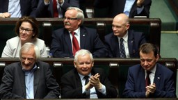 Rywalizacja nabiera rozpędu: Kto z kim i przeciw komu w nowym PiS