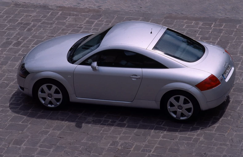 Audi TT (pierwsza generacja; kod 8N; 1998-2006)