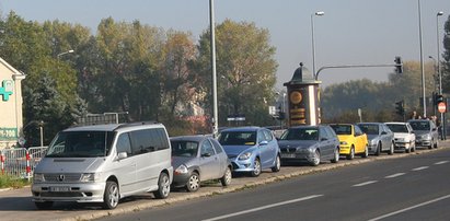 Więcej ulic z darmowym parkingiem