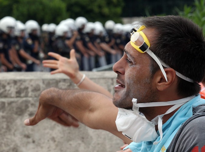 Grecy nie chcą oszczędzać - wyszli na ulice