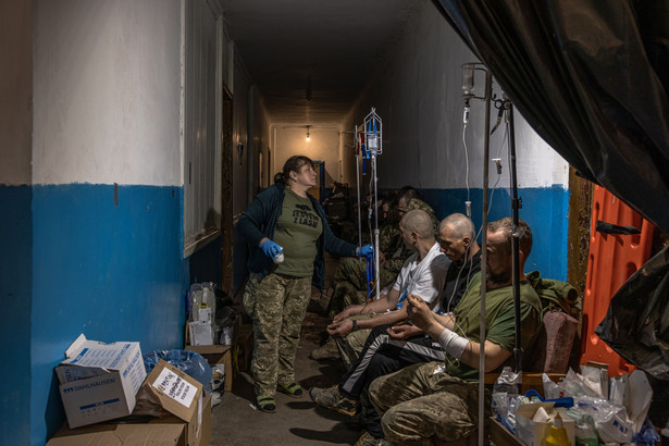 Ukraińscy żołnierze w szpitalu polowym w Popasnej