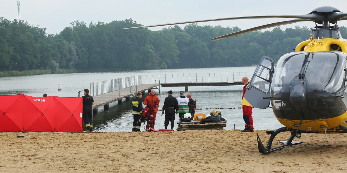 2,5-letni chłopiec sam przeszedł pół kilometra od domku letniskowego i utonął w Jeziorze Szperek. Znaleziono go przy pomoście, przy plaży.