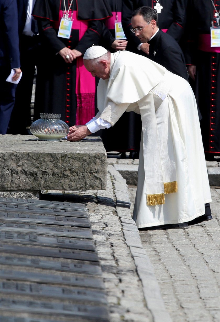 Papież Franciszek w obozie Auschwitz-Birkenau