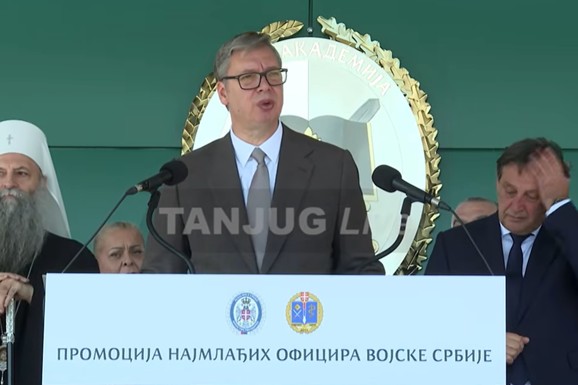 Vučić na Banjici: Pre 12 godina prosečna plata vojnika je bila manja od 300 evra, a danas je preko 1.000