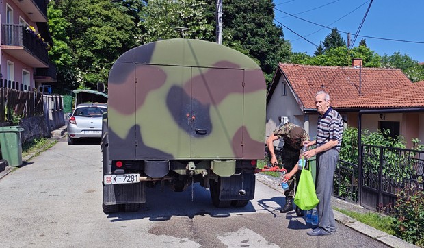 Pomoć Vojske Srbije u vodosnabdevanju Čačka i Gornjeg Milanovca