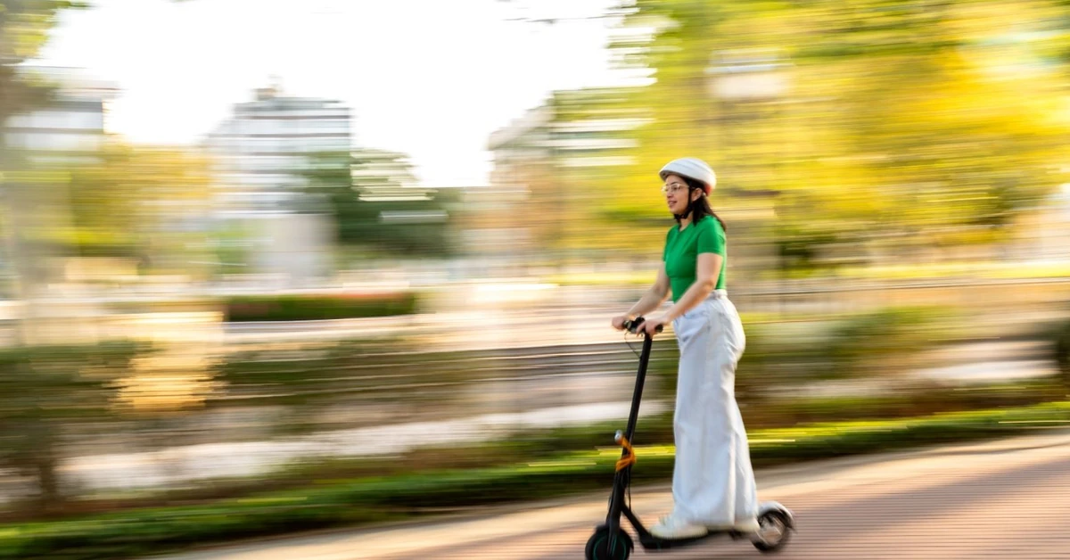 New bicycle and scooter licensing requirements. Ministry tightens regulations.