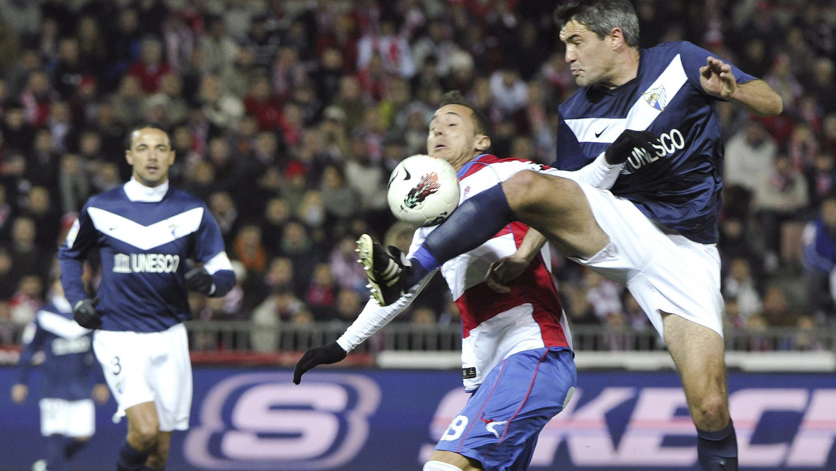 W jedynym poniedziałkowym meczu 21. kolejki hiszpańskiej Premier League Granada pokonała na własnym stadionie Malagę 2:1 (0:0)