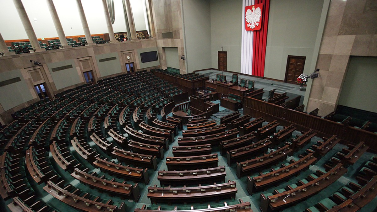 Marszałek Sejmu Ewa Kopacz (Platforma Obywatelska) chce, by w dniach obrad izby nie zbierały się sejmowe komisje. Ale pomysł ma przeciwników nawet w PO – pisze "Rzeczpospolita".