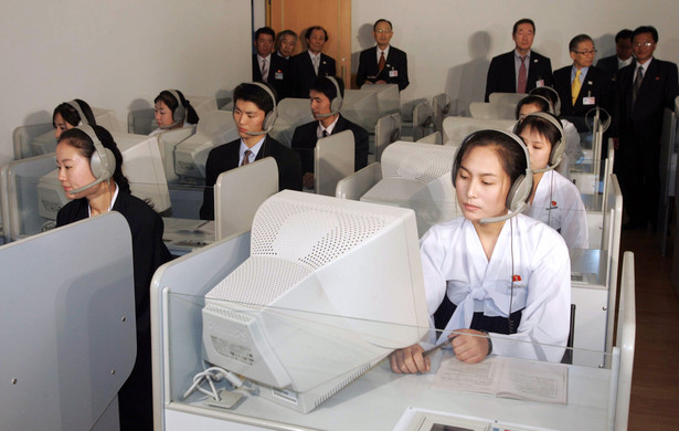 Studenci w Pjongjangu, stolicy Korei Północnej. Październik 2007