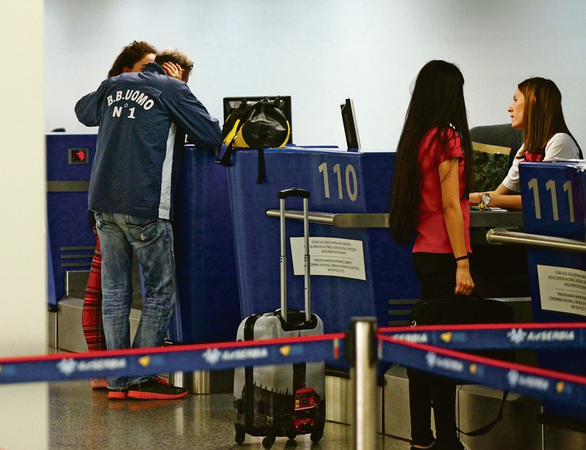 Prštali su poljupci...