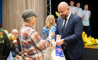 Miasto pomaga potrzebującym. Pierwsze w tym roku Paczki Dobrych Relacji rozdane!