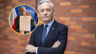 Robert Biedroń na aukcję WOŚP wystawia pismo o koalicję od Mateusza Morawieckiego. W sieci burza
