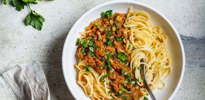 Hitowe spaghetti z soczewicą – świetne zastępstwo sosu bolognese